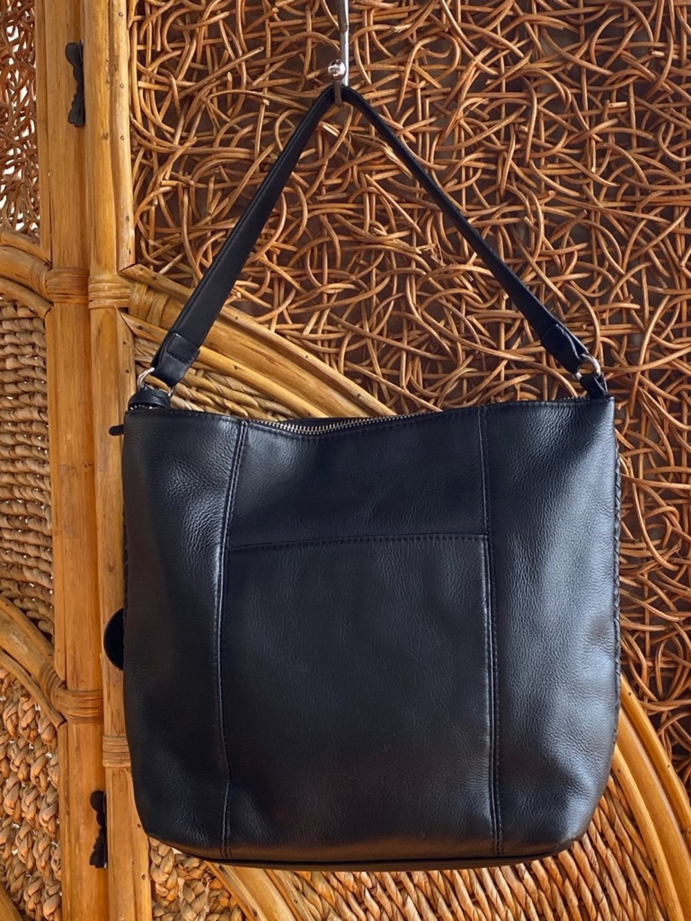 Tommy Bahama Classic Black Leather Shoulder Bag Timeless Everyday Style - Picture 4 of 11